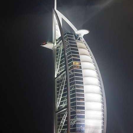 Bemutatjuk a dubai Burj al Arab Hotelt - a világ legelegánsabb luxus szállodáját