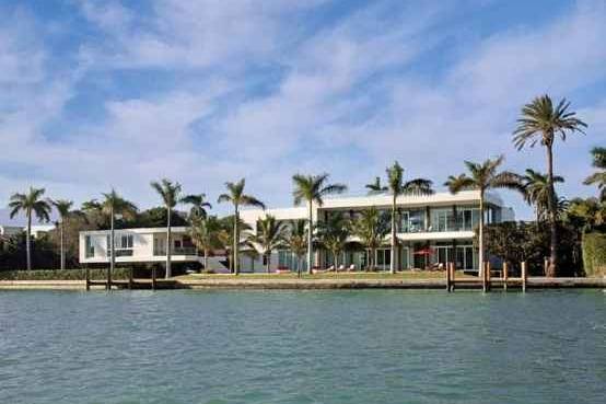 Egy vízparti ház, saját szigettel - Miami Beach, USA
