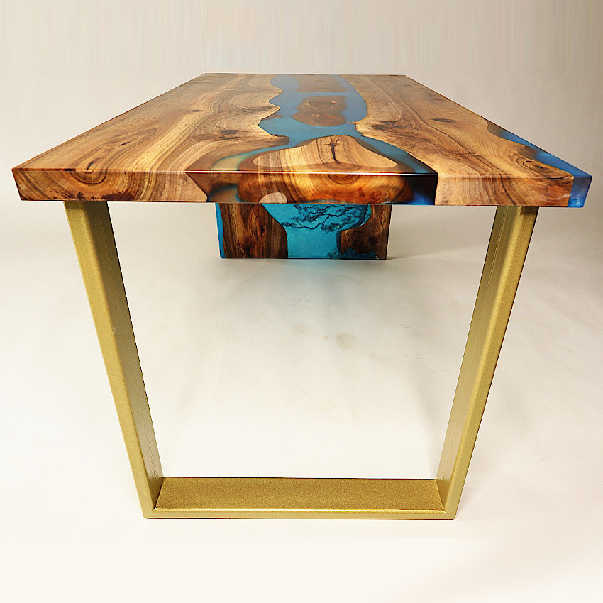 K&G Wood Design - Dohányzó asztalba épített életfa