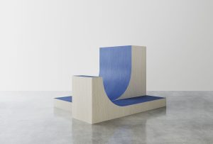 Furnér Művek Kft.- Raw-Edges - amikor a fa mintázata mozgásba lendül