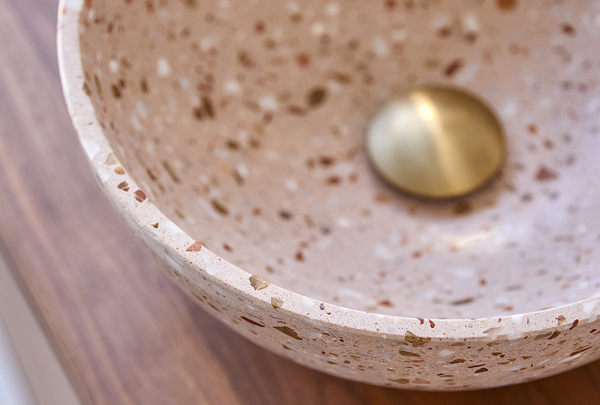 TEAKhome - Lebegő tömörfa fürdőszobabútor: természetes elegancia modern fürdőszobákban