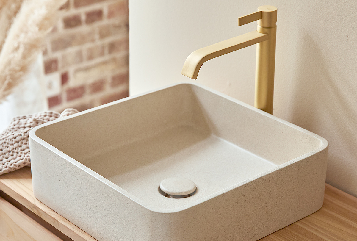 TEAKhome - Lebegő tömörfa fürdőszobabútor: természetes elegancia modern fürdőszobákban
